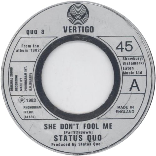 SHE DON'T FOOL ME Jukebox Copy with large dinked centre Side A
